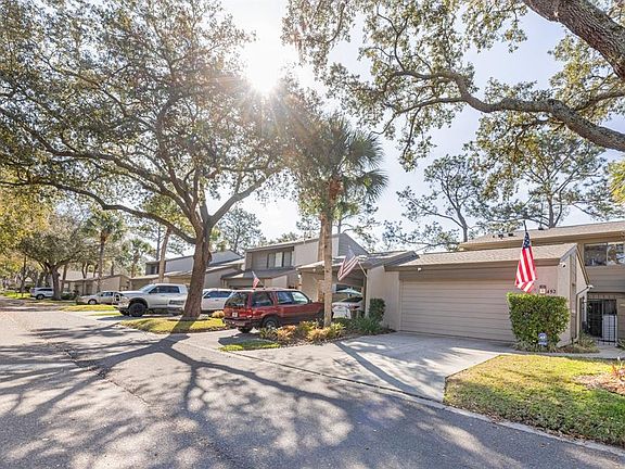 2nd image of 452 Meadowood Blvd