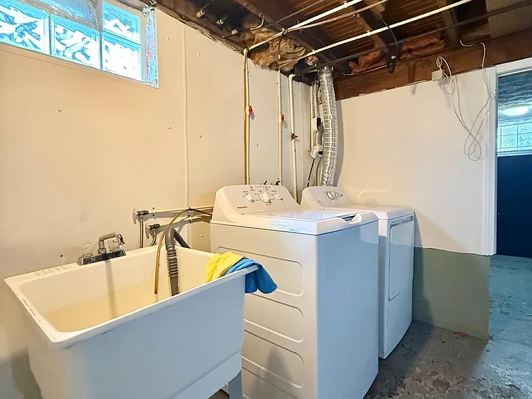 8018 Theota Ave — Photo 17