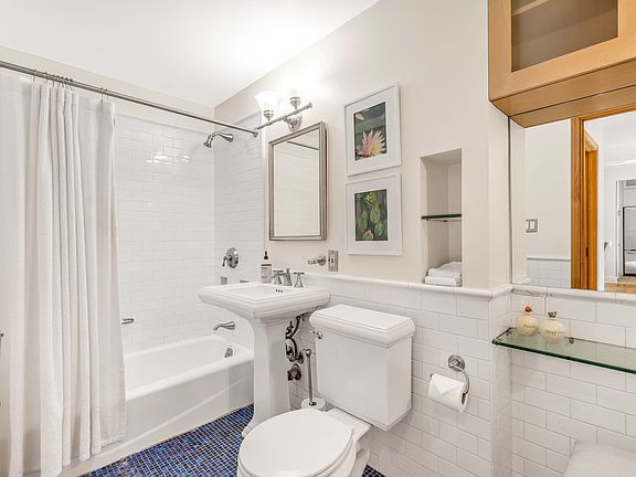 4th image of 315 E 70th St APT 12P