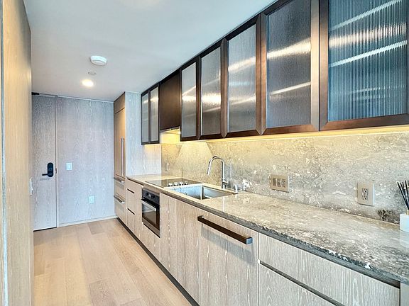 5th image of 1000 Auahi St #3909
