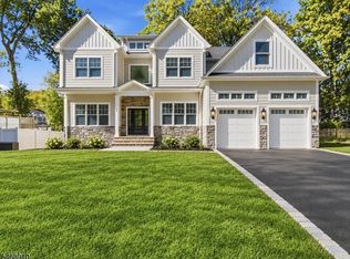 51 Winchester Rd, Livingston, NJ 07039