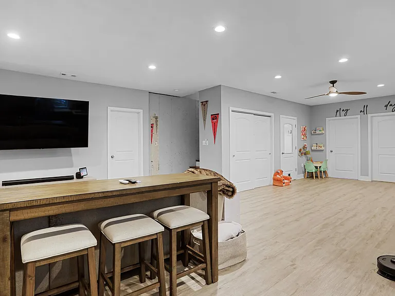 4333 Delmar Blvd — Photo 27