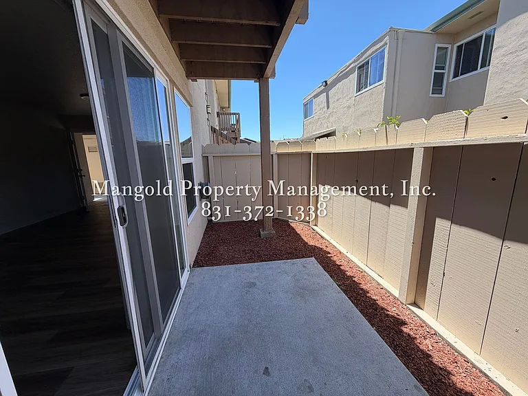 Sunset Park Apartments — Photo 11