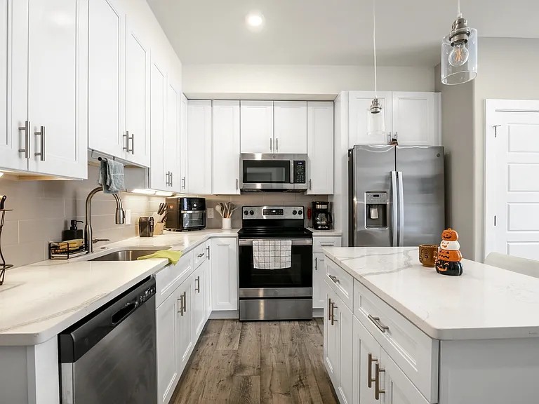 2209 N Broad St — Photo 37