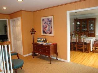 18 Cobblestone Ct, Belle Mead, NJ 08502