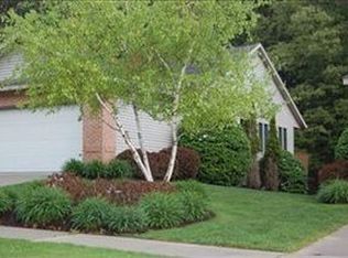 17517 Parkplace Cir, Spring Lake, MI 49456