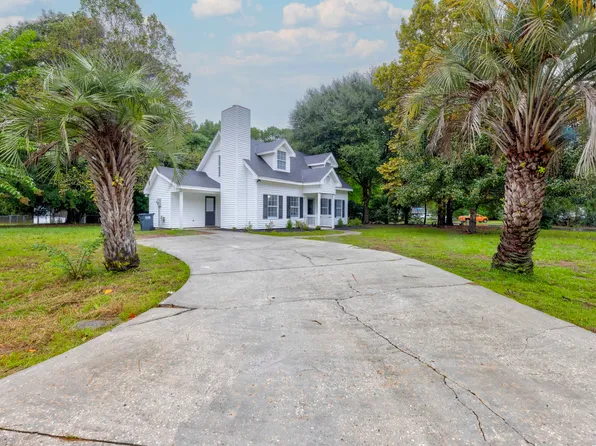 2 Venice Ct, Beaufort, SC 29907