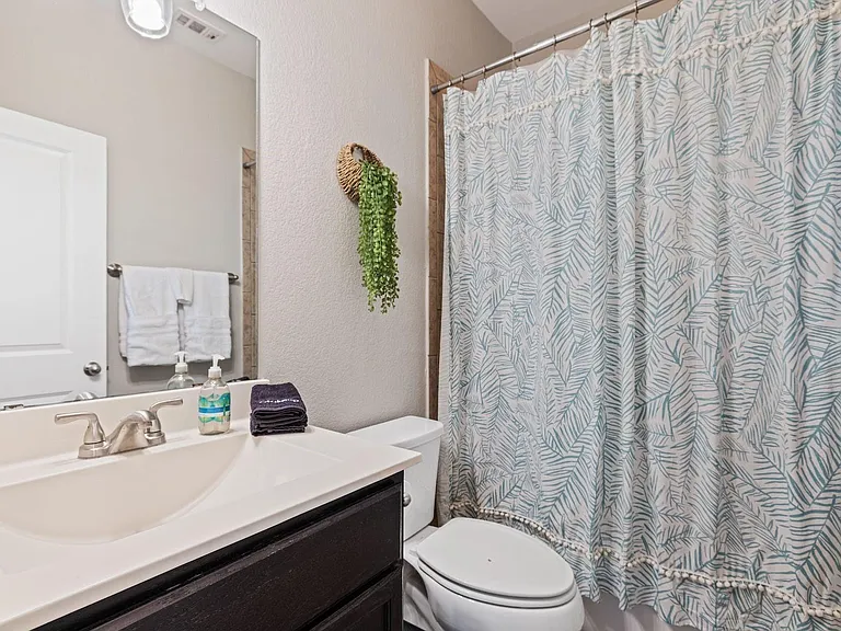 2215 Katy Ln #C — Photo 21