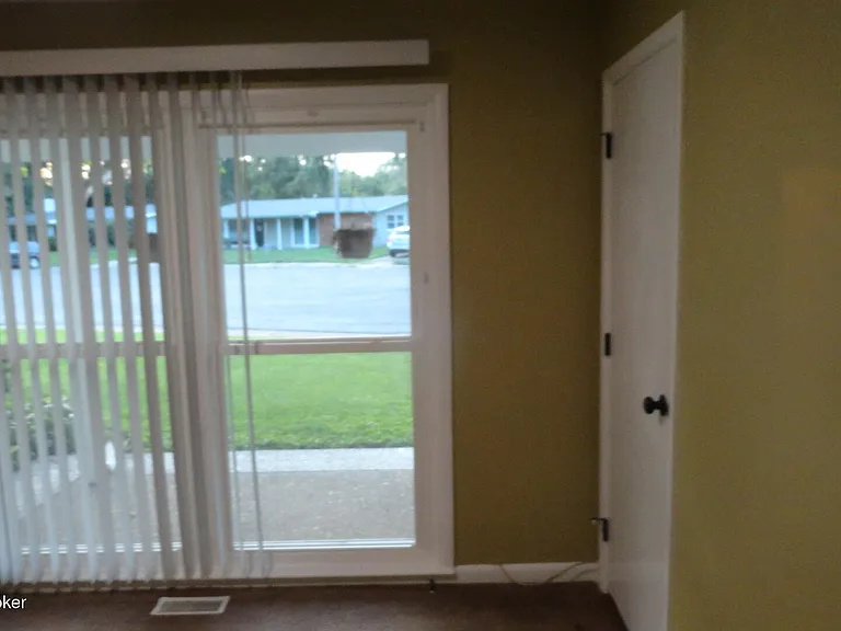 1913 Claremoor Dr — Photo 30
