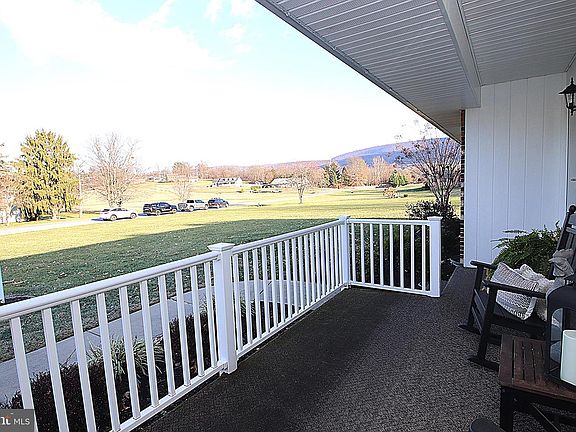 5th image of 22107 Beaverbrook Dr