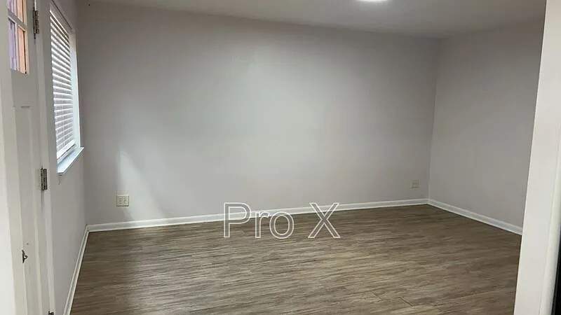 2 bed, 1.0 bath, 656 sqft, $995 — Photo 3