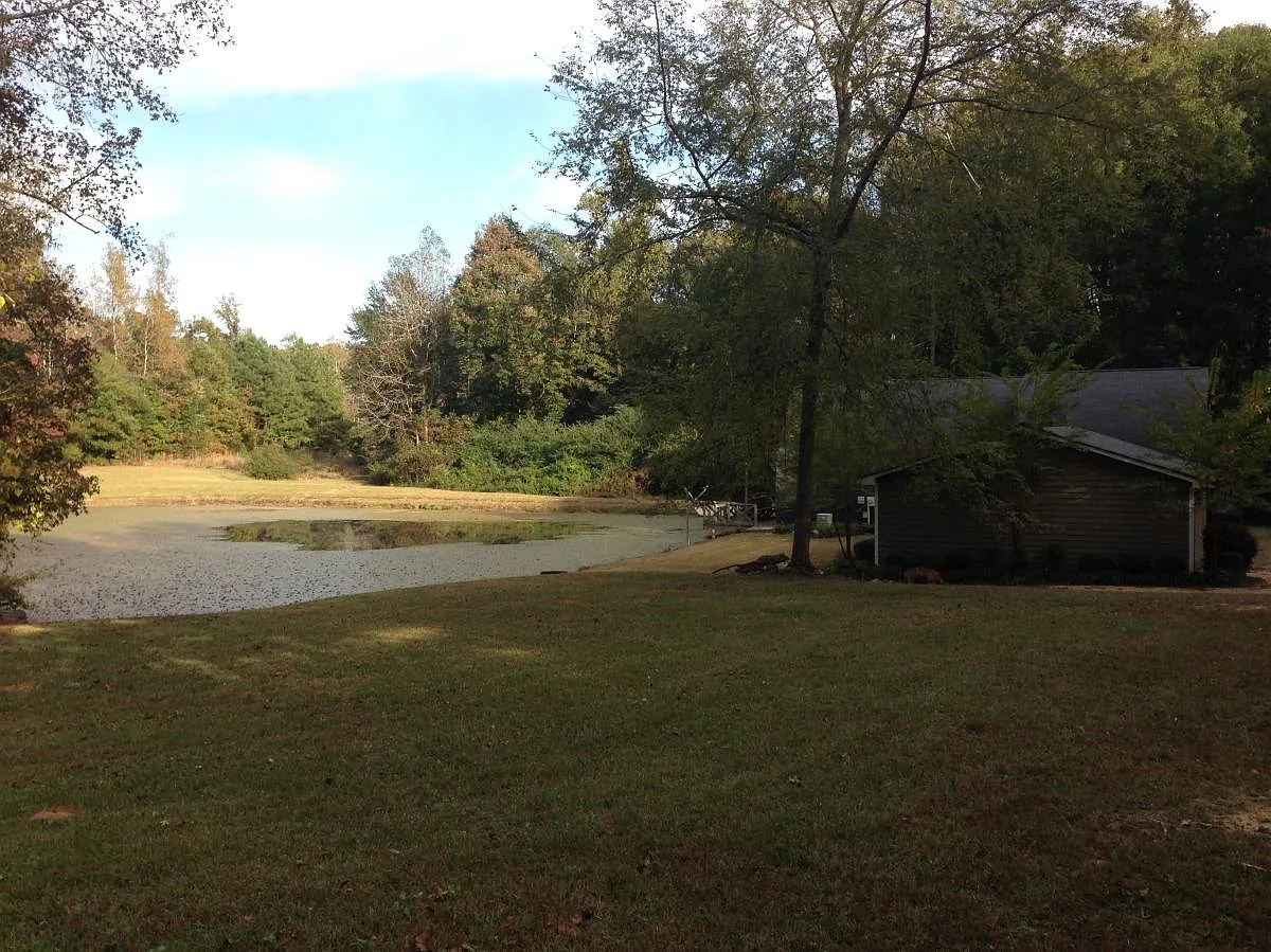 4 bed, 2040 sqft, $2,200 — Photo 2