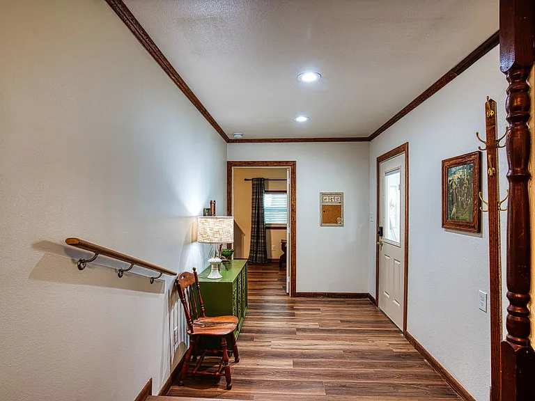 201 White Dr — Photo 12