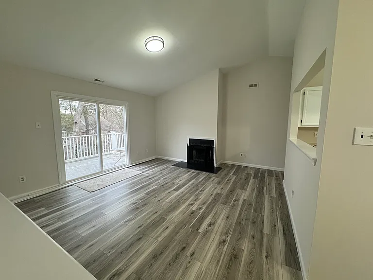 4834 Hawthorne Ln — Photo 12
