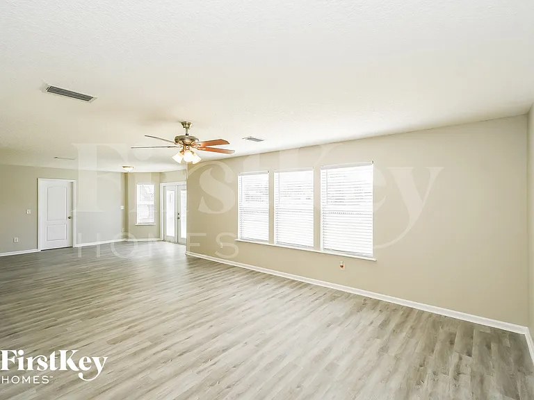 9634 Hazel Lake Dr — Photo 4