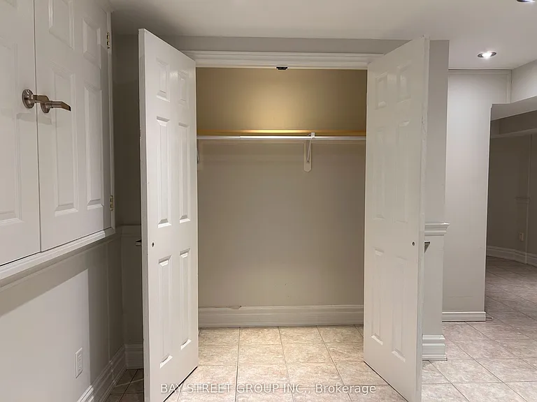 25 Kirkbride Cres — Photo 3