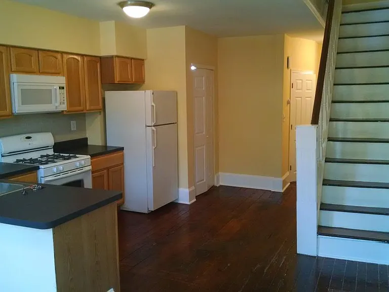 1213 S 46th St #2 — Photo 8