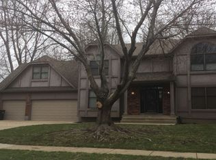 2112 NE Waterfield Pl, Blue Springs, MO 64014