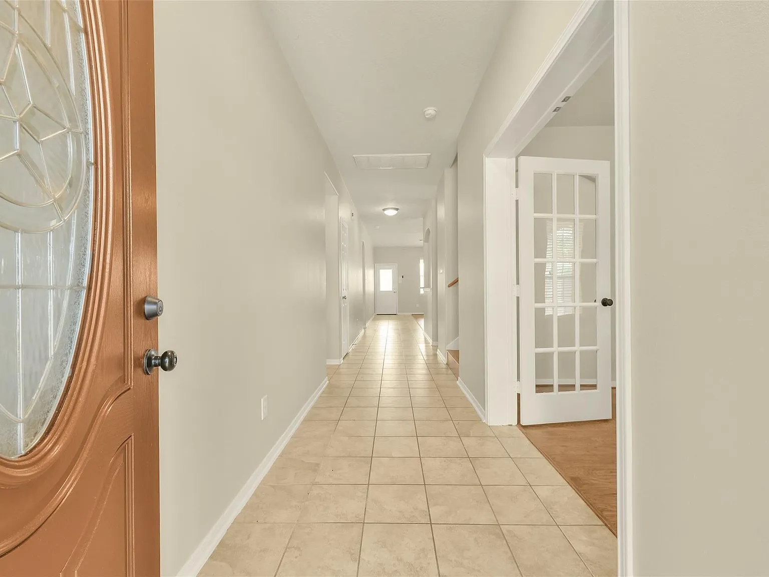5 bed, 3.5 bath, 3160 sqft, $3,200 — Photo 2
