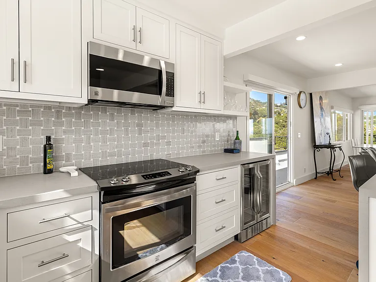 813 E Anapamu St #Penthouse B — Photo 4