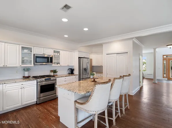 12 Woodhaven Road, Toms River, NJ 08753