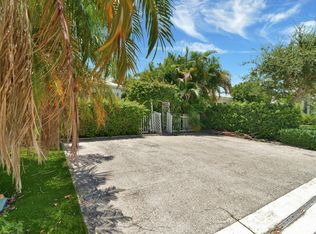 137 Macfarlane Dr, Delray Beach, FL 33483