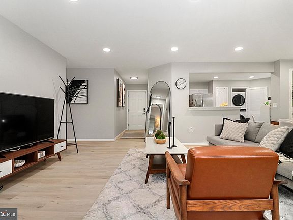 3rd image of 5628 Willoughby Newton Dr Unit 15