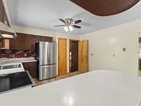 5th image of 452 Belair Drive