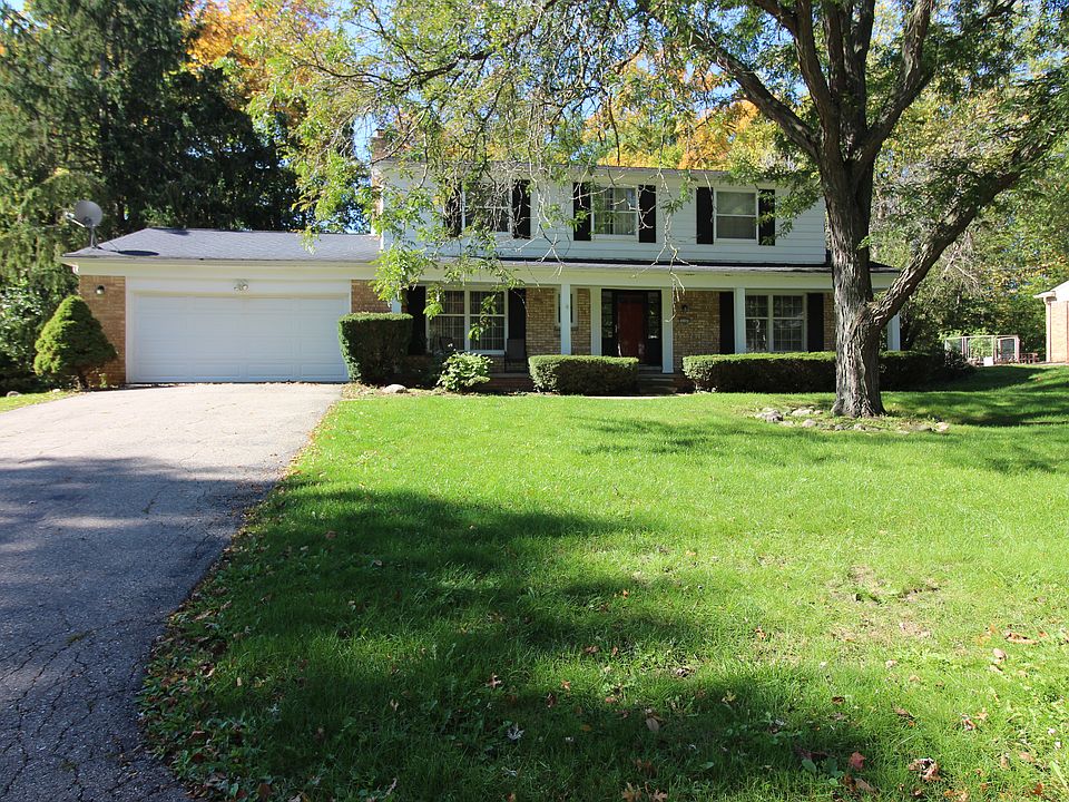 1st image of 6130 Pinecroft Dr