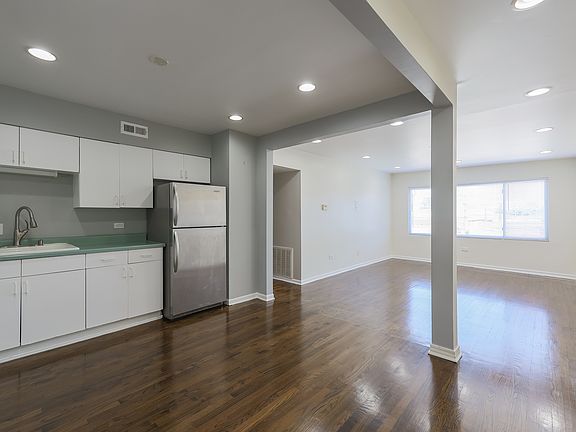 3rd image of 1526 S 51st Ct APT 24