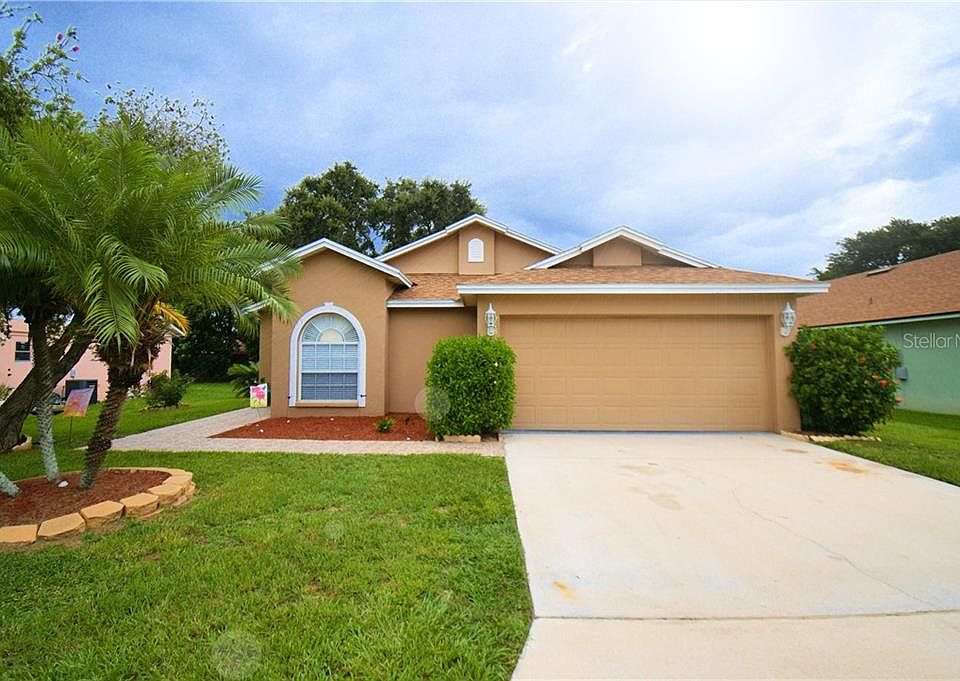 1st image of 716 Reflections Dr