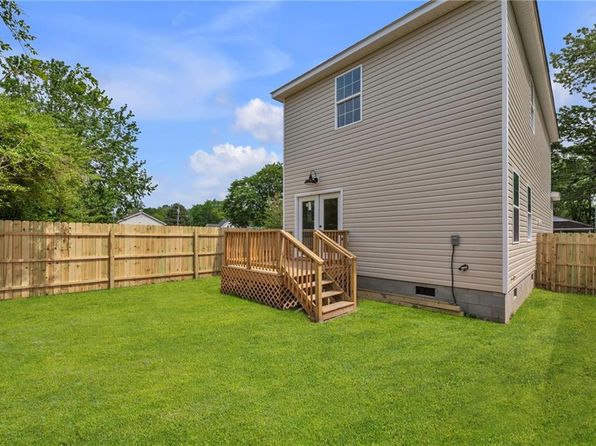 327 Briggs St, Suffolk, VA 23434