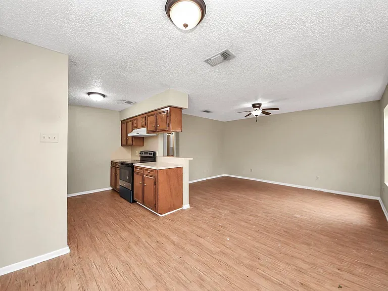 1006 Perry St #100 — Photo 16