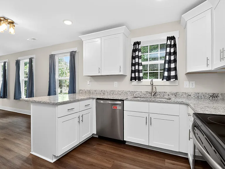 1007 Wilmouth St — Photo 15