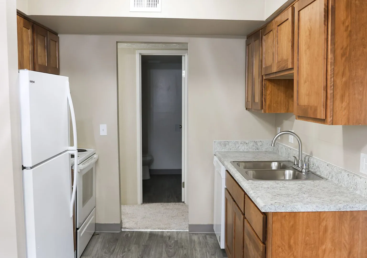 Cottonwood Apartments — Photo 2
