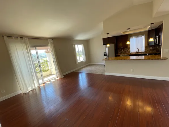 7402 Altiva Pl, Carlsbad, CA 92009