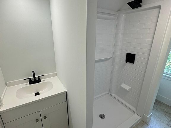 2nd image of 33 Andrews St #3