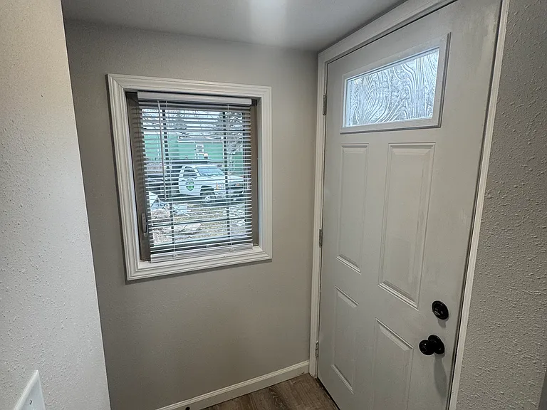 107 Lakeview Dr — Photo 17