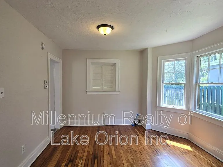 96 Oliver St — Photo 7