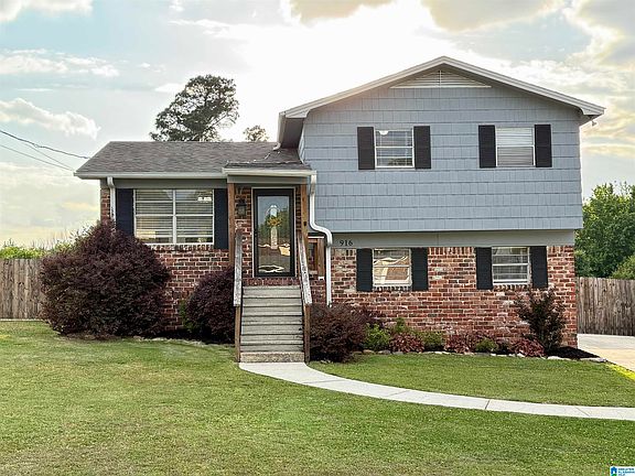 2nd image of 916 W Park Ln