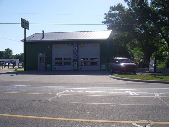 3rd image of 3592 N Clare Ave