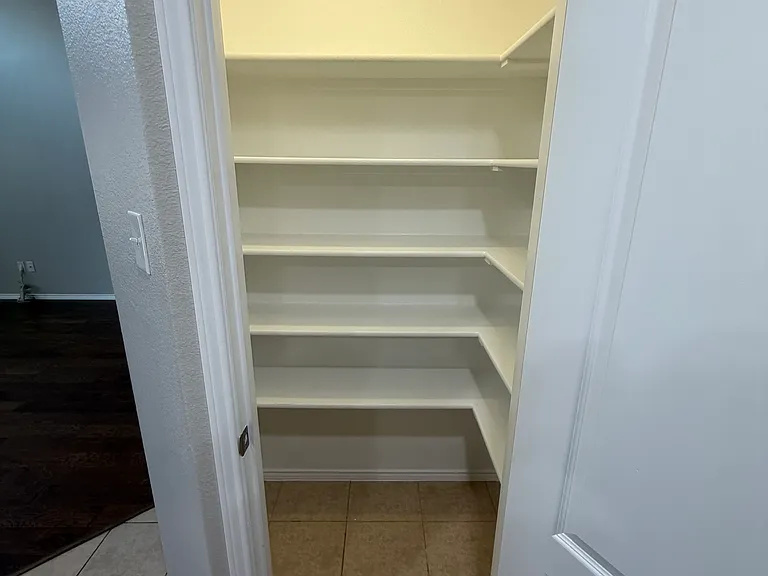 1008 Lucy Ln — Photo 11