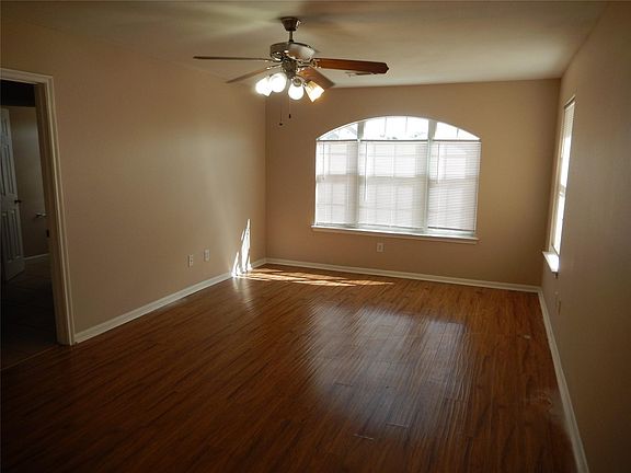 4th image of 6414 Waldron Dr