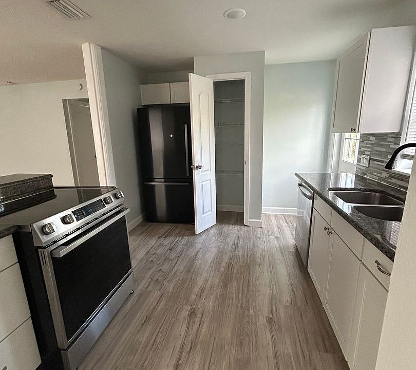1st image of 11506 Missouri St