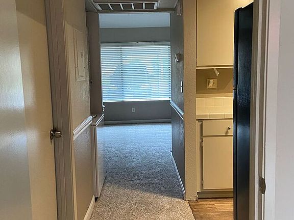 4th image of 6001 Country Ln APT 123