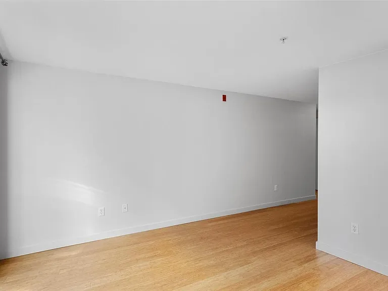 1420 E Pine St #E202 — Photo 21