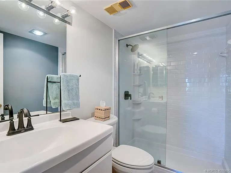 5601 NE Gulfstream Way — Photo 45