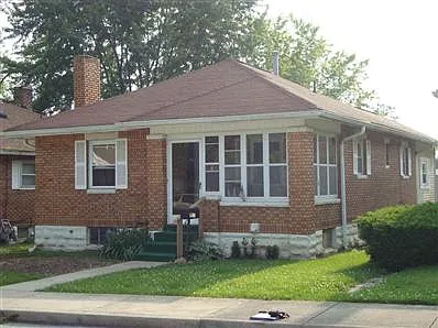 613 T St photo 1