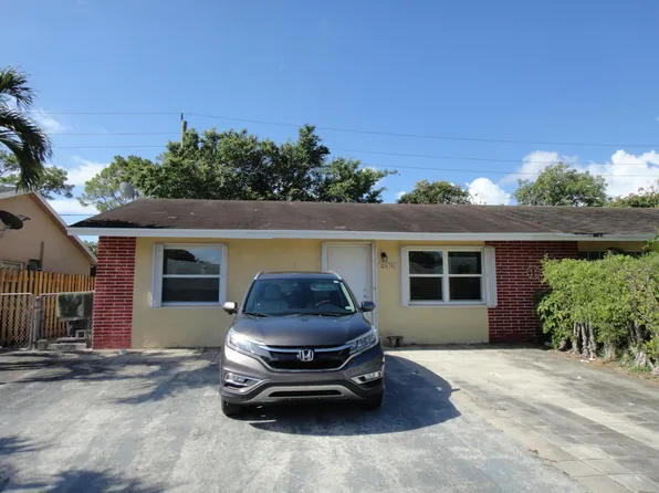 4876 Saratoga Road, West Palm Beach, FL 33415