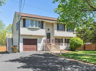 59 Normandy Dr, Piscataway, NJ 08854